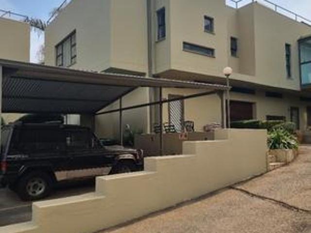 spacious one bed garden duplex per.
