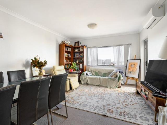 Spacious one bedder on the edge of Sydney Park