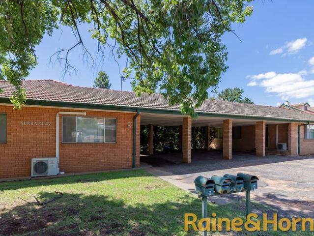 Spacious one bedroom unit offering