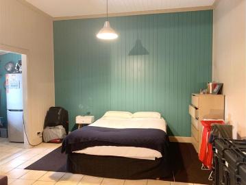 Spacious One Bedroom Unit in Boutique Complex