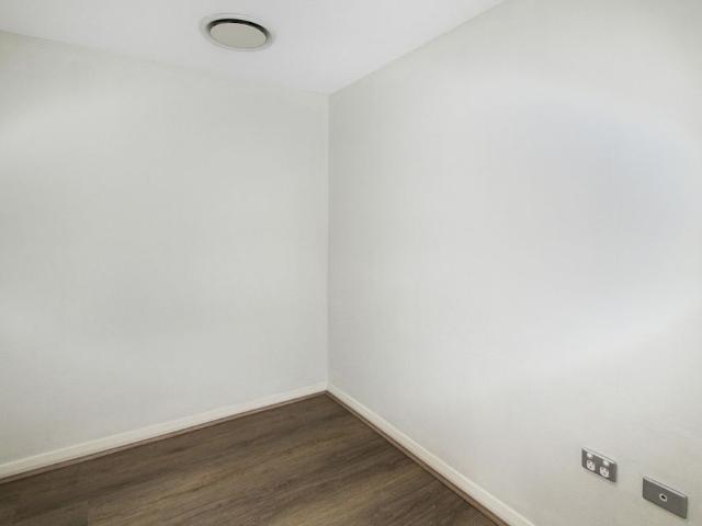 SPACIOUS ONE BEDROOM UNIT PLUS STUDY