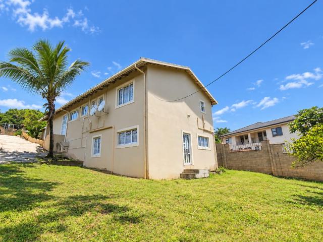 Spacious One Bedroom Unit with Parking and Yard Space
