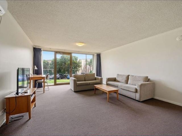 Spacious One Bedroom Unit