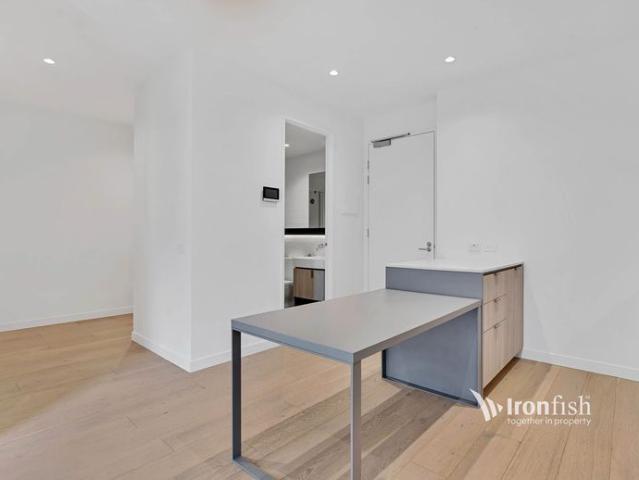 Spacious One Bedroom Apartment+1 Study