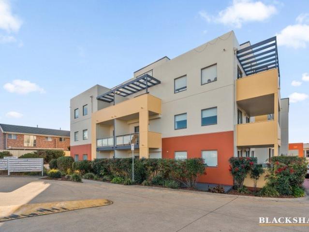 SPACIOUS one bedroom apartment at 'SUNRISE'!