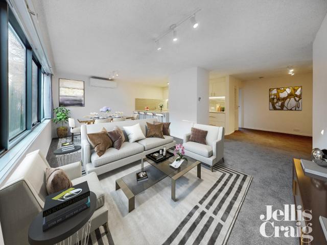 Spacious One Bedroom Apartment in a Convenient Hawthorn Location