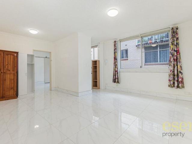 Spacious One Bedroom Apartment in a Convenient Location