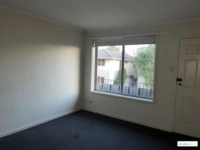 Spacious One Bedroom Apartment in a Prime Location