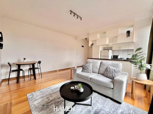 SPACIOUS ONE BEDROOM APARTMENT IN PRIME LOCATION FURNISHED LEAVE THE CAR AT HOME! I HAVEN AGENTS