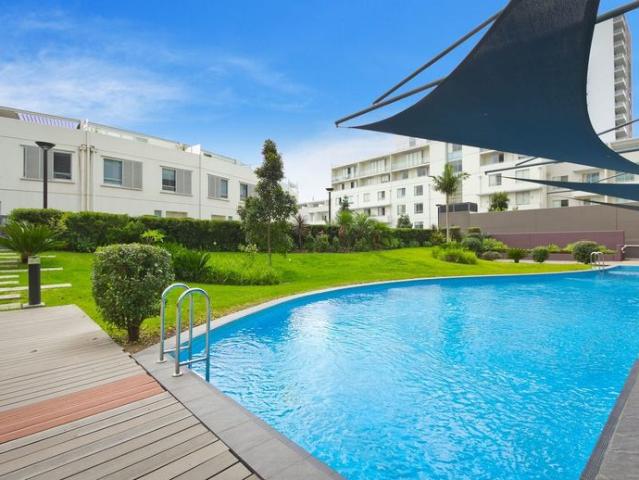 Spacious One Bedroom Apartment – Opposite Rhodes Central