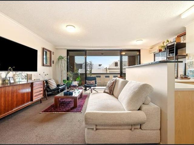Spacious One Bedroom Apartment Near Story Bridge