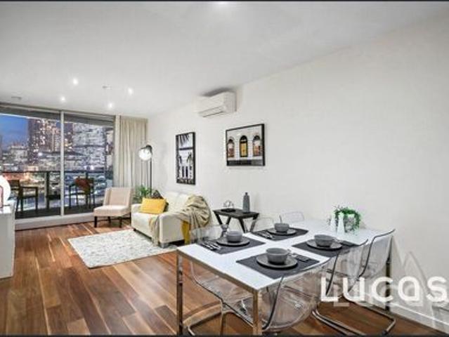 Spacious One Bedroom Apartment with City Views