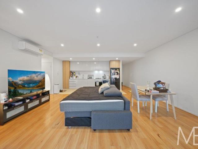 Spacious One Bedroom Apartment with Large Living Area, Study & Secure Parking