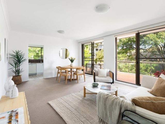 Spacious One Bedroom Apartment with Private Garden Outlook