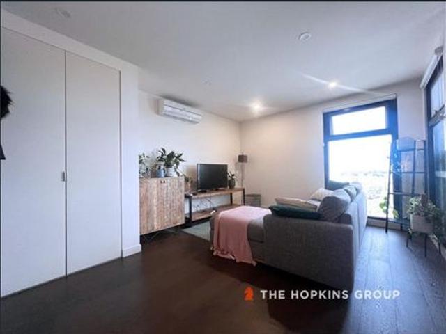 Spacious One Bedroom Apartment with Storage Cage in Secure Boutique Block!