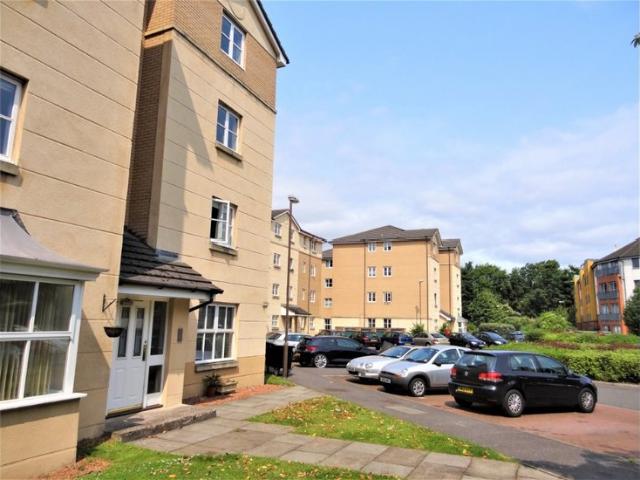Spacious one bedroom flat on 2nd floor in a quiet, modern development near the Scottish Parliament and Holyrood Park, and within easy reach of the City Centre and Old Town