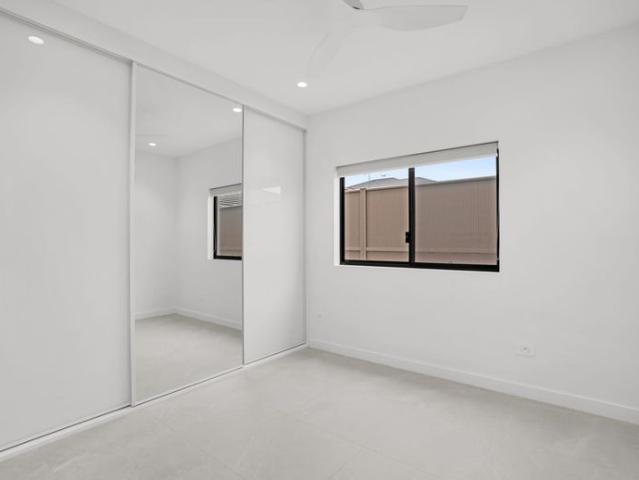 Spacious one bedroom granny flat in Spring Farm