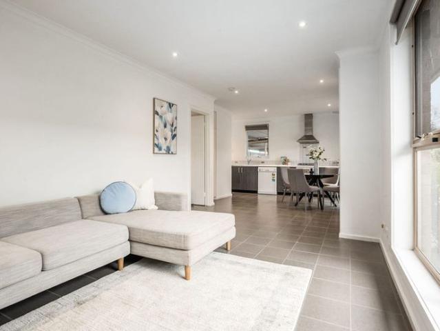 Spacious One Bedroom Living in a Prime Mordialloc Location