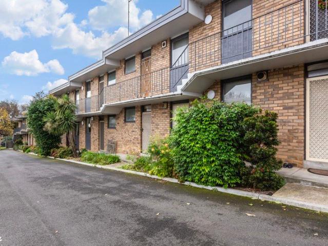 Spacious One Bedroom Living in the Heart of Brunswick West