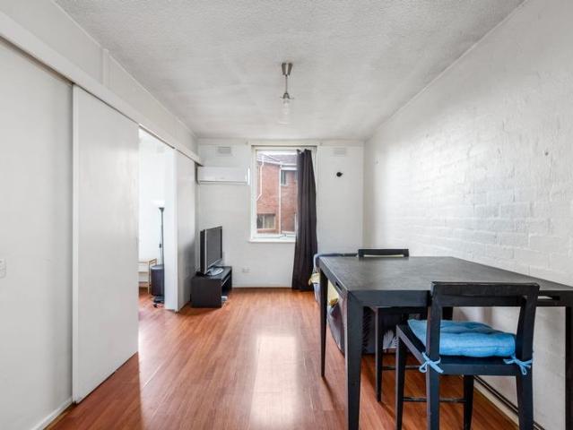 Spacious One Bedroom Living in the Heart of Brunswick West