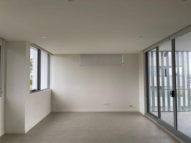 Spacious One bedroom Plus Study apartment NOW LEASING!