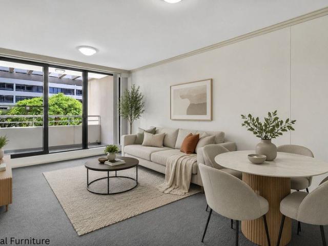 Spacious One Bedroom Plus Study in the Iconic Forum