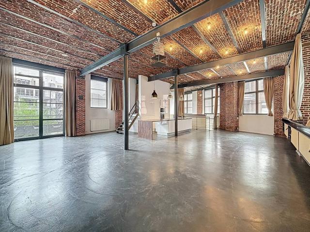 Spacious open loft for rent in Koekelberg