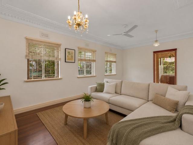 Spacious Opportunity on a Generous 607m2  Allotment in the Heart of Moorooka