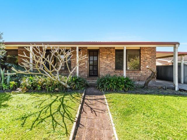 Spacious Outdoor Entertaining and Room for a Shed!
