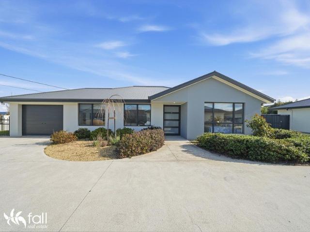 Spacious Over 55s Living in the Heart of Sorell