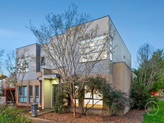 Spacious, Park Side Low Maintenance Living