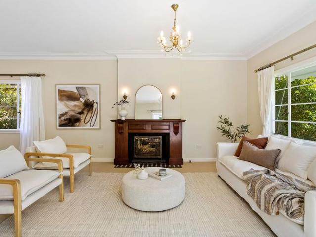 Spacious parkside home, conveniently located