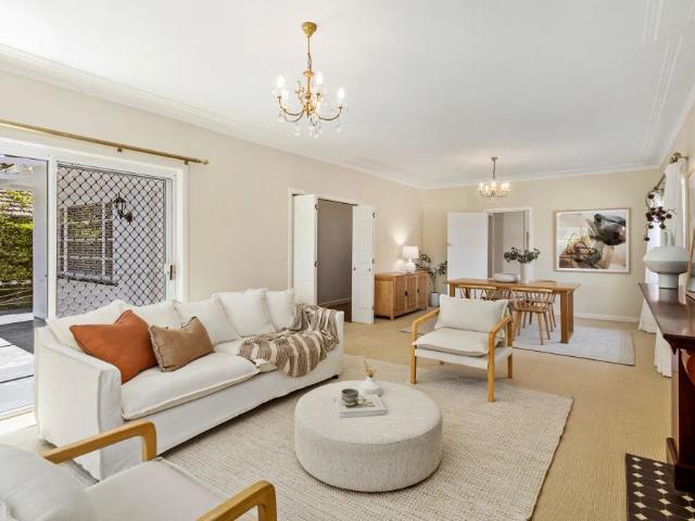 Spacious parkside home, conveniently located