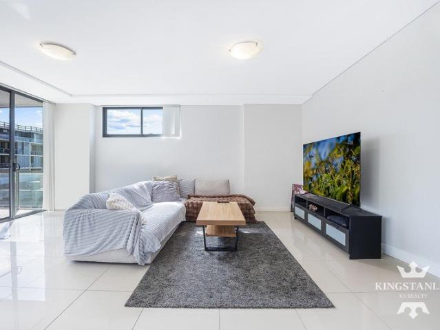 Spacious Parkside Living North Facing