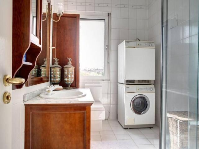 Spacious Penthouse in Frankfurt am Main Bornheim, Frankfurt Amsterdam Apartments for Rent