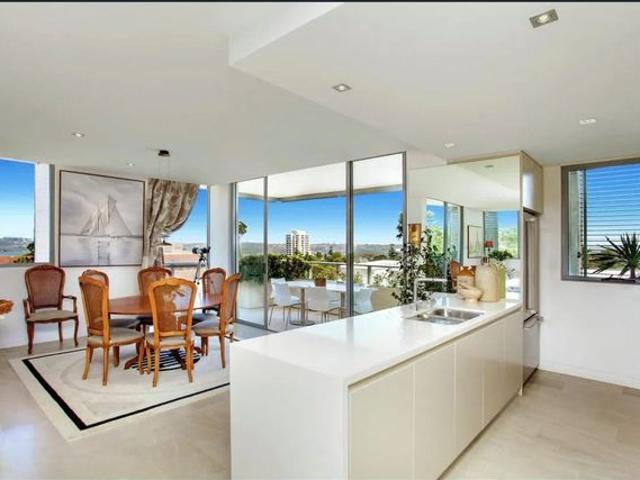 Spacious penthouse like apartment Furnished