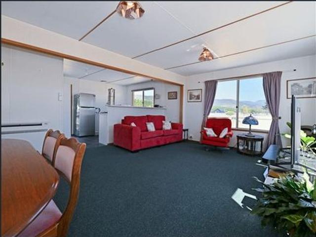 Spacious & Peaceful Westerway Rental