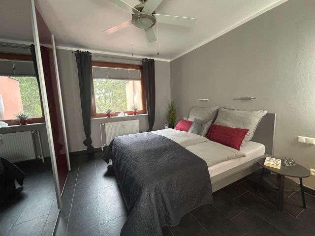 Spacious & perfect studio in Kaltenkirchen, Kaltenkirchen Amsterdam Apartments for Rent