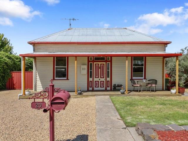 SPACIOUS PERIOD FAMILY HOME