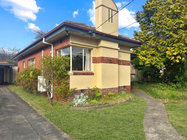 Spacious Period Style. Available NOW – Surreal Property Group