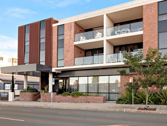 Spacious proportions, elevated city views, 1km to Merewether Beach