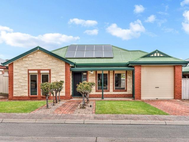 Spacious, Practical Family Living in a Convenient Woodcroft Location