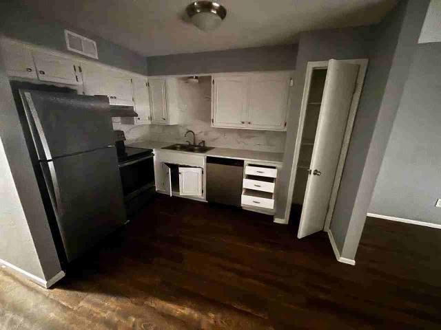 SPACIOUS PREMIUM APARTMENTS AT AFFORDABLE PRICE & 4 WEEKS FREE RENT IN SHAWNEE KS! 2 Bedroom Apartment for Rent at 10900 Oasis Ct, Shawnee, KS 66203