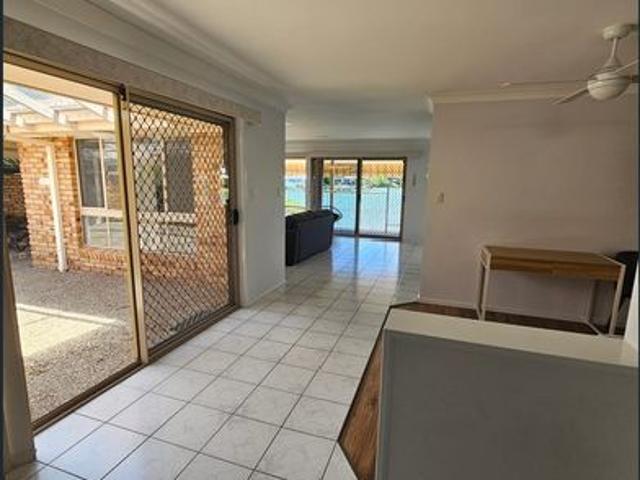Furnished Large bedroom with shared bathroom Shared House