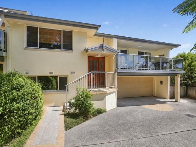 Spacious, Private & Exceptionally Versatile Duplex Living