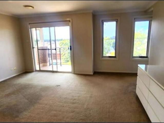 Spacious & Private Family Home in Moorebank.