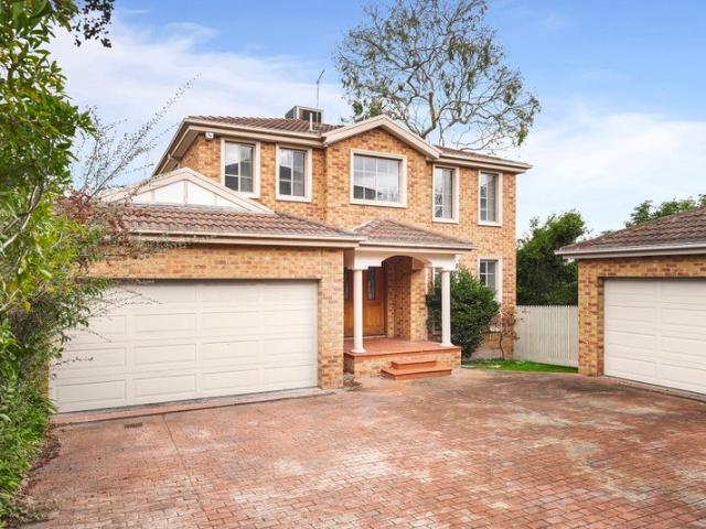 Spacious & Private Four Bedroom Home in a Premier Kew Location