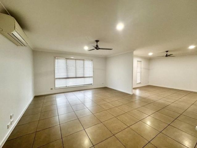 SPACIOUS, PRIVATE & PACKED WITH FEATURES – THIS TOWNHOUSE FEELS MORE LIKE A HOUSE!