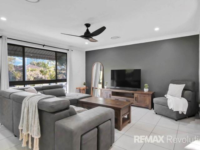 Spacious, Private & Peaceful Daisy Hill Living