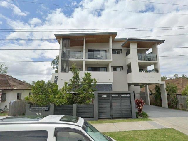 Spacious & Private Two Bedroom Apartment in Quiet Boutique Complex